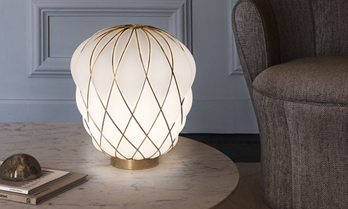 PINECONE, Table lamp blanco leche acidado