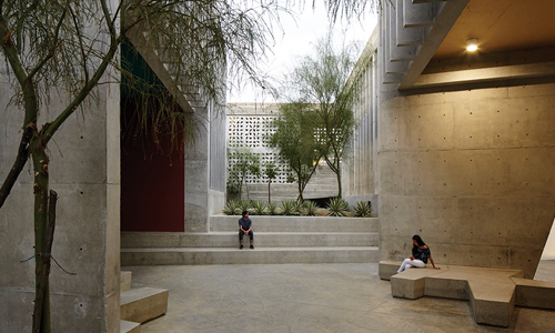 Edificio E de la Universidad de Piura en Perú