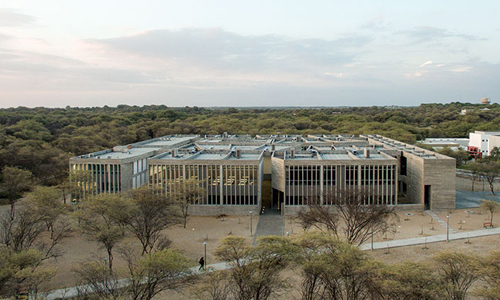 Edificio E de la Universidad de Piura en Perú