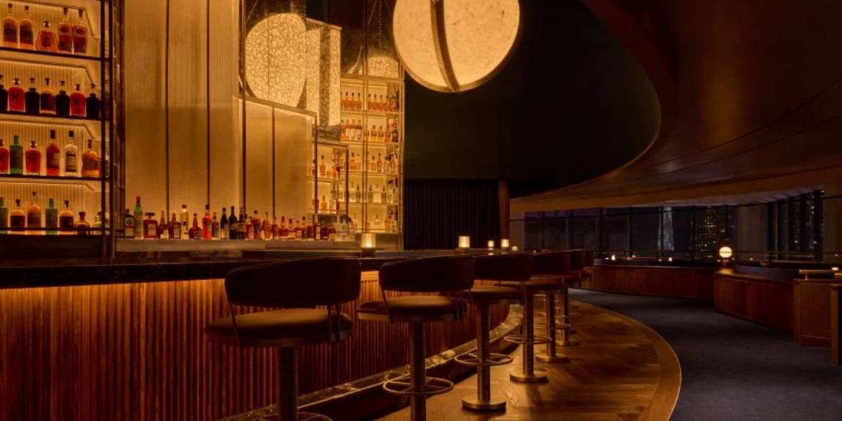 Rockwell Group renueva los interiores del restaurante giratorio The View